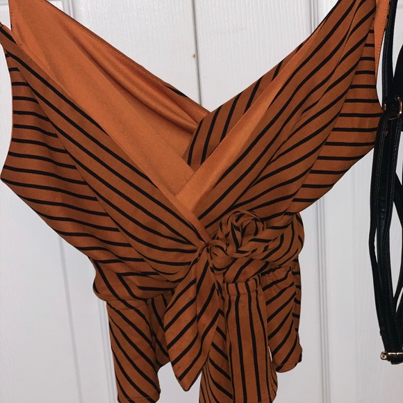 Q.C top 💋 - Picture 2 of 3